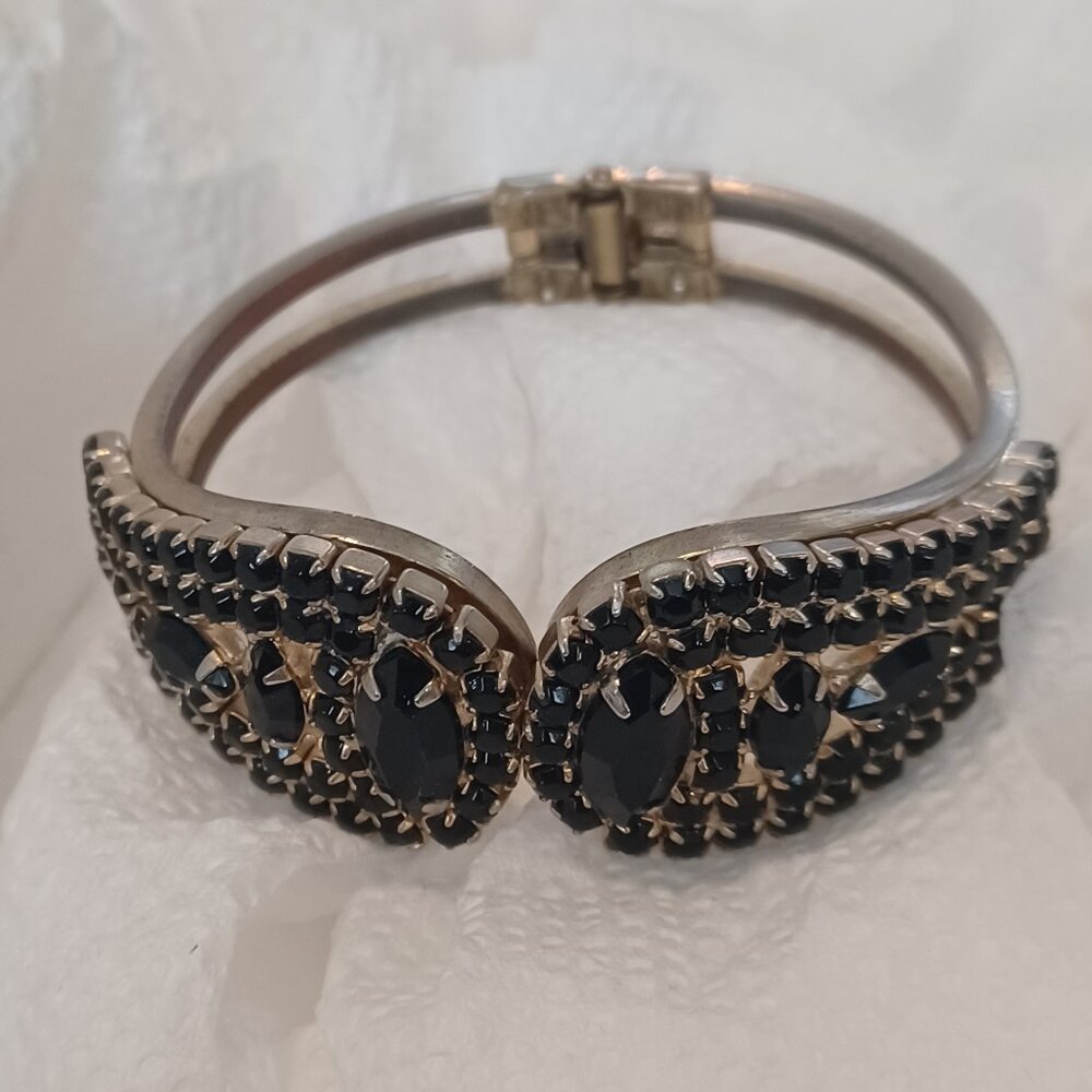 Vintage 1960s Unsigned Black Glass Aurora Borealis Rhinestone Clamper Bracelet